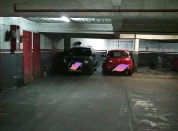 Garage · 17m² · 1 Cochera · Cochera Para 2 Autos en Balvanera!