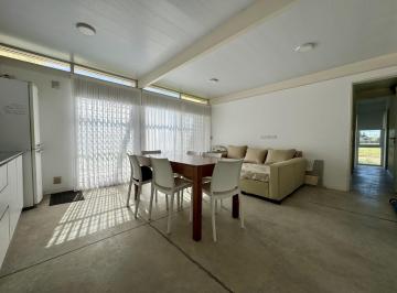 Casa · 90m² · 3 Ambientes · 2 Cocheras · Casa en Las Acequias