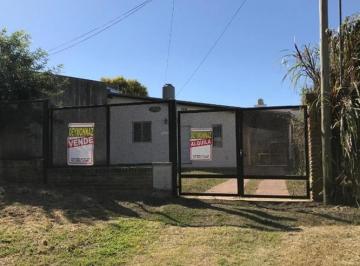 Casa · 71m² · 3 Ambientes · 2 Cocheras · Venta Casa 2 Dorm. en Colon Entre Rios