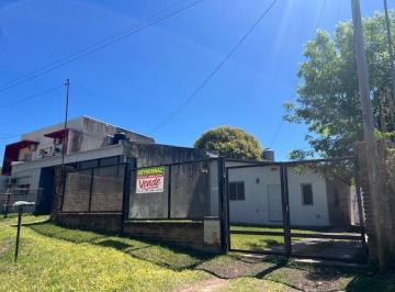 Casa · 71m² · 3 Ambientes · 2 Cocheras · Venta Casa 2 Dorm. en Colon Entre Rios
