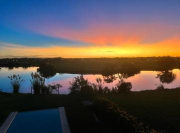 Casa · 300m² · 4 Ambientes · 2 Cocheras · Casa en Alquiler en El Cantón Golf, El Cantón, Escobar