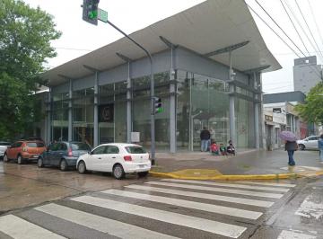 Local comercial · 600m² · Local en Venta y Alquiler en La Plata - Dacal Bienes Raíces
