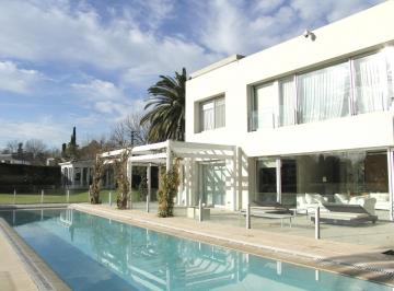 Casa · 350m² · 7 Ambientes · 2 Cocheras · Casa Estilo Moderno en Tortugas Country Club
