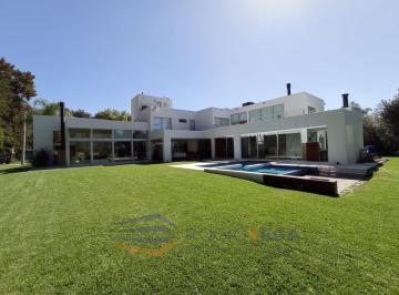 Casa · 560m² · 9 Ambientes · 2 Cocheras · Venta de Casa en San Diego Country Club Moreno