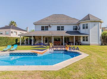 Casa · 495m² · 5 Ambientes · 1 Cochera · Casa en Venta Sobre Dos Lotes en Haras Maria Eugenia