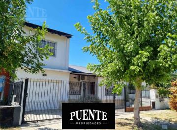 Casa · 127m² · 5 Ambientes · 1 Cochera · Casa en Luis Guillon