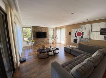 Casa · 373m² · 5 Ambientes · 1 Cochera · Casa en Venta en Rumenco