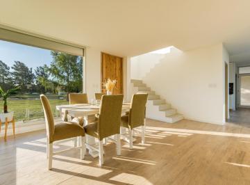 Casa · 162m² · 5 Ambientes · 1 Cochera · Venta/permuta - Casa 3 Dorm. Vista Al Lago - Puerto Roldan