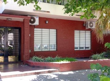 Departamento de 3 ambientes, Villa Devoto · 3 Ambientes C/2 Patios Baño, Cocina, lavadero, placad'S, Expensas Mínimas!