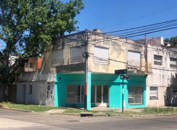 Local comercial · 1m² · Venta Local Comercial Entre Rios 4059 Casa Planta Alta