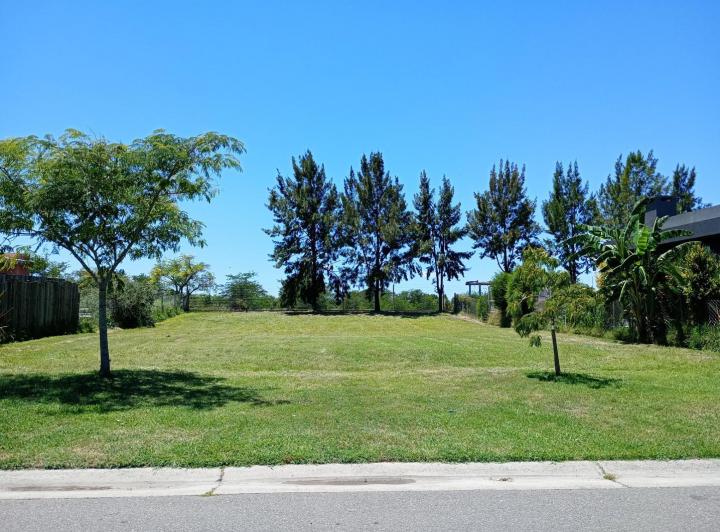 Terreno · 701m²