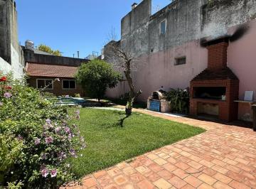 Casa · 250m² · 3 Ambientes · Casa en Saavedra