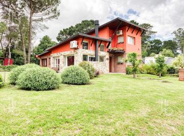 Casa · 145m² · 3 Ambientes · 1 Cochera · Casa en Sierra de Los Padres