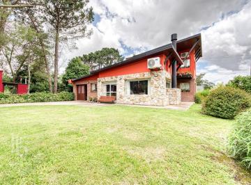 Casa · 145m² · 3 Ambientes · 1 Cochera · Casa en Sierra de Los Padres