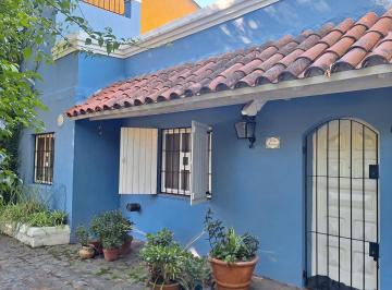Casa · 137m² · 6 Ambientes · 2 Cocheras · En Venta Lindisima Casa de 3 Dorm. Sobre Calle Balbastro en Don Torcuato