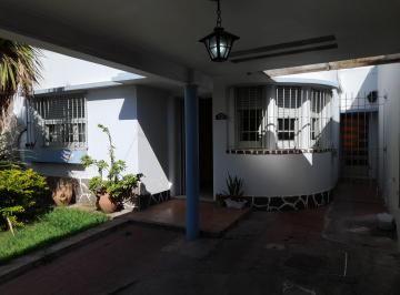 Casa de 6 ambientes, Merlo · Alquila Casa en El Centro de Libertad!