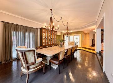 RFP-RFP-1191_2 · Venta de Casa 8 Ambientes en Florencio Varela con Piscina