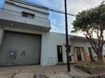 Depósito de 10 ambientes, San Isidro · Ideal Inversores! Se Vende un Bloque de 4 Viviendas y un Deposito!