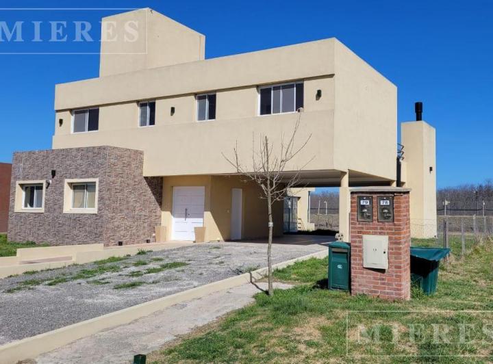 Casa · 175m² · 5 Ambientes · 2 Cocheras