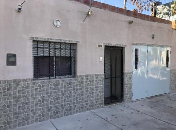 Casa · 3 Dormitorios · 1 Cochera · Casa en Venta con Parrillero en Terraza
