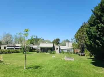 Casa · 431m² · 12 Ambientes · 4 Cocheras · Casa 4 Dorm. en Alquiler Chacra Los Raigales Roldan