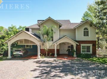 Casa · 540m² · 9 Ambientes · 2 Cocheras · Excelente Casa en Alquiler Anual en Highland Park