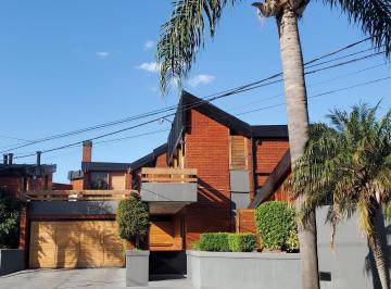 Casa · 564m² · 7 Ambientes · 5 Cocheras · Imponente Propiedad 8 Ambientes Castelar Norte
