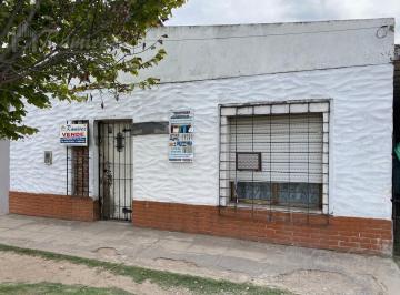 Casa · 300m² · 4 Ambientes · 1 Cochera · Casa 4 Ambientes en Venta - Francisco Alvarez