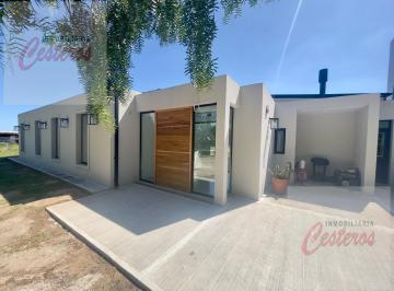 Casa · 250m² · 6 Ambientes · Moderna Casa Quinta de 250 m² en Cañuelas.