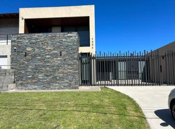 Casa en Venta de 4 ambientes Constitución · Venta de Casa Zona Caisamar