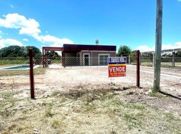 Quinta vacacional · 70m² · 2 Ambientes · 4 Cocheras · Casas - Quinta - California, Resistencia