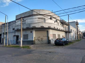 Bodega-Galpón · 400m² · 5 Ambientes · Galpón con 2 Viviendas en Block