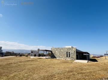 Casa · 220m² · 4 Ambientes · 1 Cochera · Casa en Venta| Bº Cerrado Altos del Corral