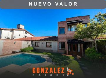 Casa · 140m² · 4 Ambientes · 2 Cocheras · Hermosa Casa 4 Ambientes con Piscina - Ciudad Evita