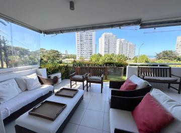 Foto1 · Apartamento en Venta de 3 Dorm. con Parrillero Propio en Mansa, Punta del Este.