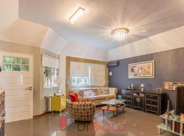 Departamento · 120m² · 4 Ambientes · 1 Cochera · Venta Casa Duplex 4 Amb con Cochera y Patio en Villa Bosch