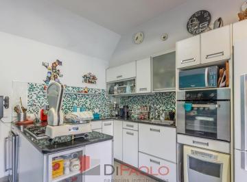 Casa · 120m² · 4 Ambientes · 1 Cochera · Venta Casa Duplex 4 Amb en Villa Bosch. Frente a La Plaza!
