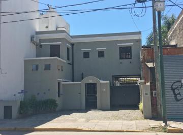 Casa · 197m² · 6 Ambientes · 6 Cocheras · Casa de 6 Ambientes con Cocheras en Venta en San Isidro
