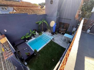 Casa · 240m² · 6 Ambientes · 2 Cocheras · Casa en Venta 6 Ambientes con Cochera en Martinez