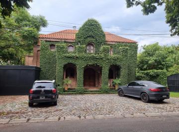 Casa · 348m² · 5 Ambientes · 5 Cocheras · Casa de 5 Ambientes Playroom con Cochera en Venta en Santa Rita, Las Lomas de San Isidro