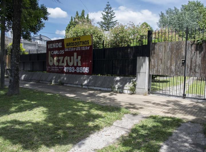 Terreno · 277m² · 5 Ambientes · 1 Cochera