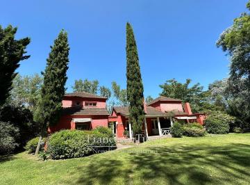 Casa · 280m² · 5 Ambientes · 2 Cocheras · Casa en Alquiler 7 Ambientes Country La Tradición Al Golf