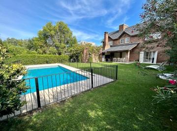 Casa · 375m² · 6 Ambientes · 3 Cocheras · Excelente Casa en Venta y Alquiler - Los Cardales Country Club