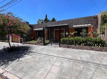 Casa · 183m² · 3 Ambientes · 2 Cocheras · Casa en Venta - Castelar Norte