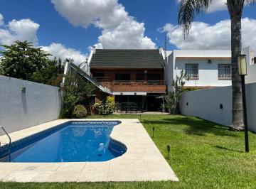 Casa de 5 ambientes, La Matanza · Casa Chalet, 5 Amb./fondo. Zona Don Bosco