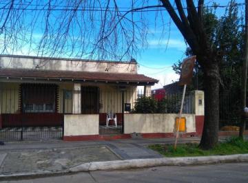 Casa · 80m² · 3 Ambientes · Venta Casa 3 Ambientes Zona Centrica de Ezeiza