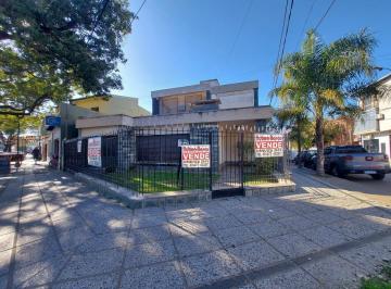 Casa · 250m² · 4 Dormitorios · 3 Cocheras · Casa - Santo Tome