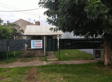 Casa de 3 ambientes, Berazategui · Vende Casa 3 Amb con E/ Auto Semicubierta