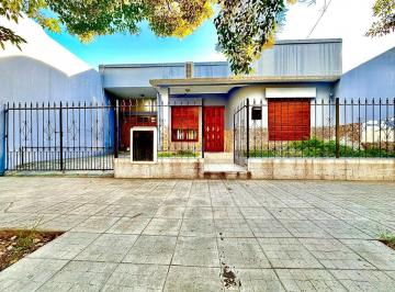 Casa · 134m² · 6 Ambientes · Casa en Quintana 531 - B° Centro, Santa Rosa