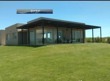 Casa de 3 ambientes, Mari Menuco · Casa Barrio La Península, Lago Marí Menuco Neuquén, Patagonia Argentina